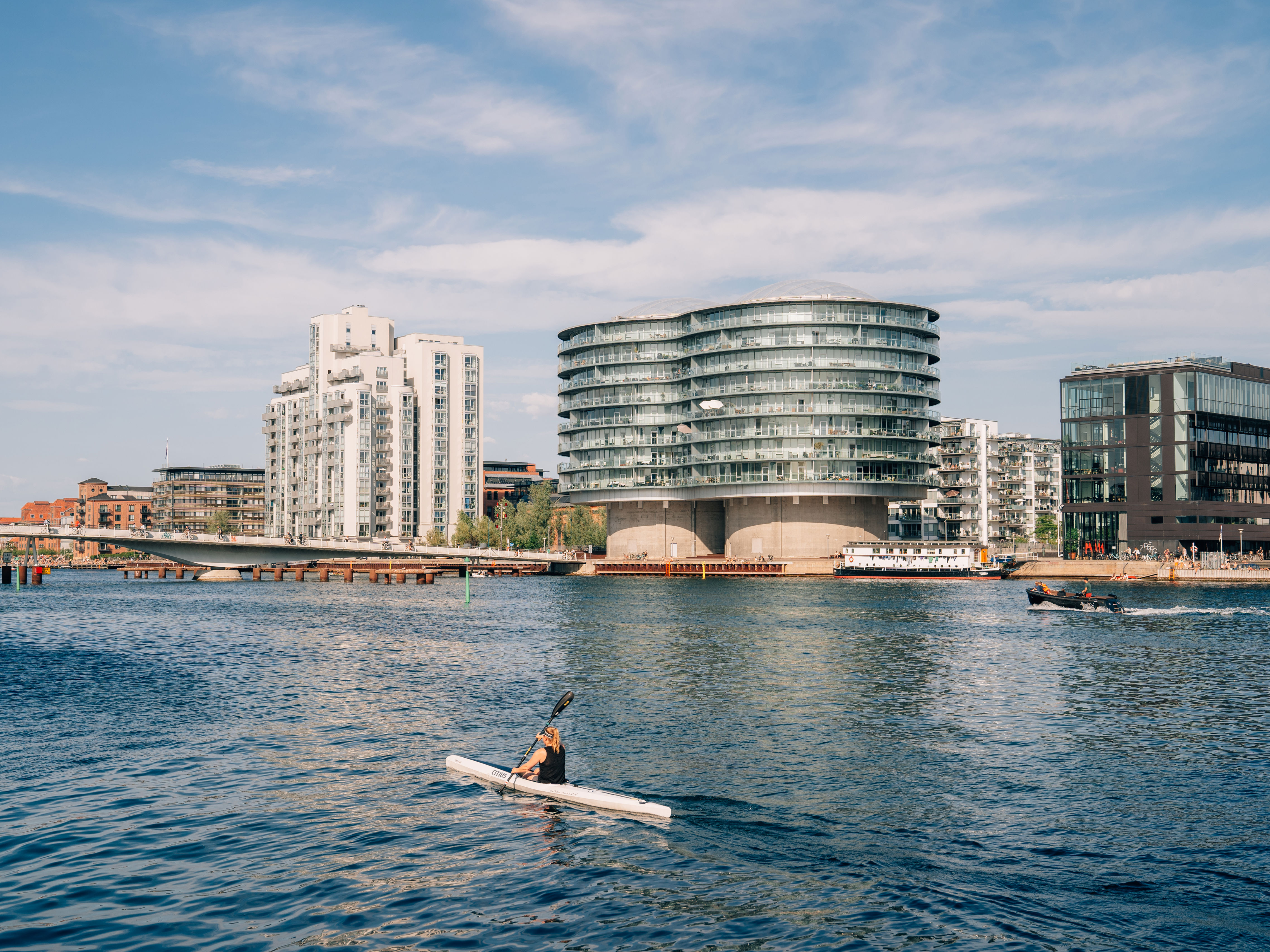 A woman rowing in the Copehagen canal