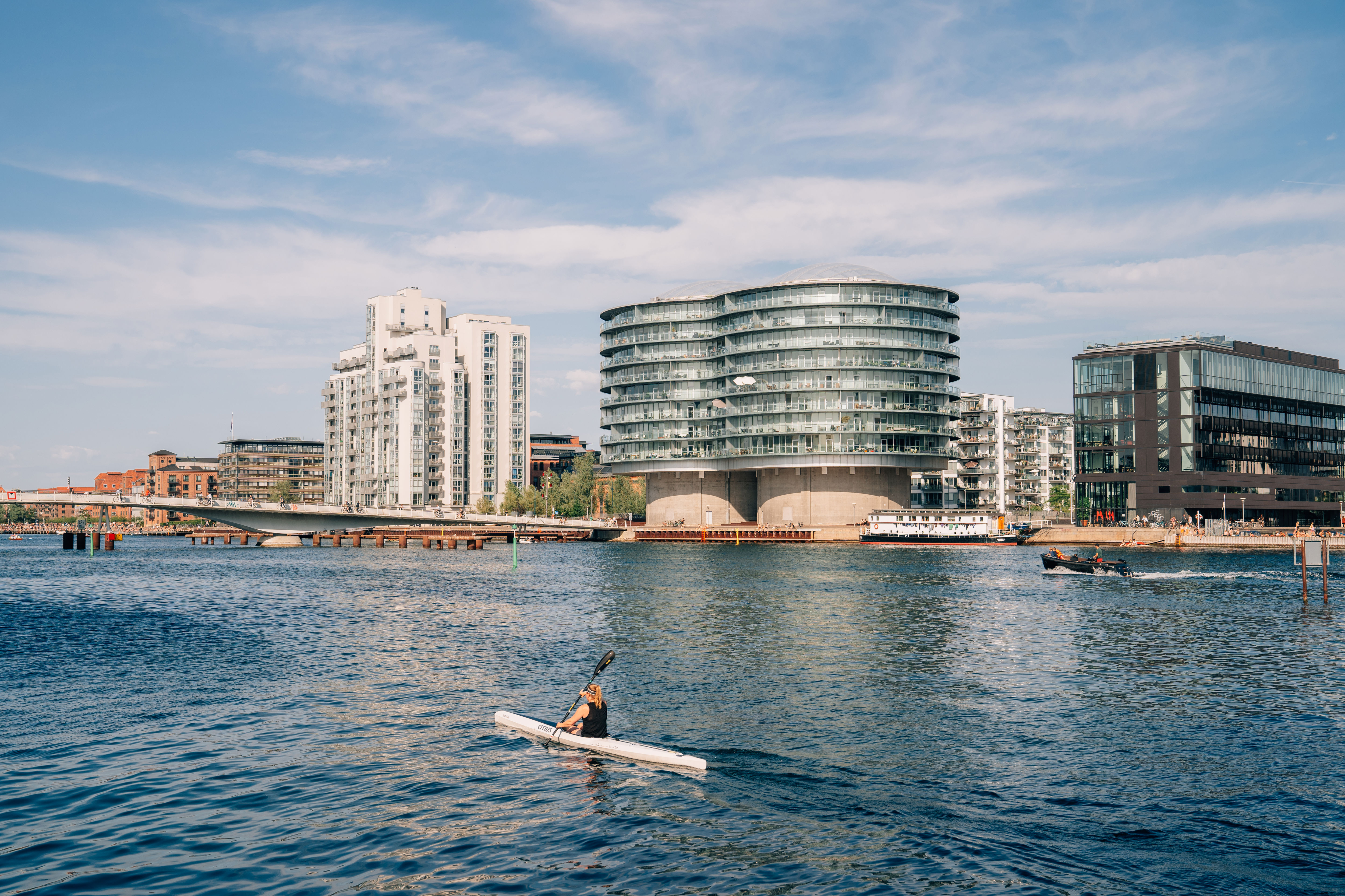A woman rowing in the Copehagen canal