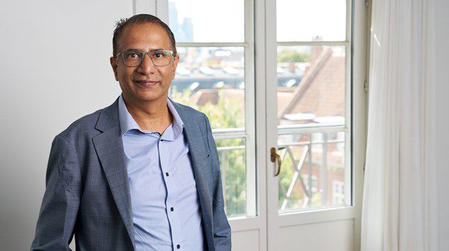 Portrait of teacher on Niels Brock Copenhagen Business College Rehman Ijaz Dar