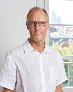 Portrait of teacher on Niels Brock Copenhagen Business College Kineon Walker