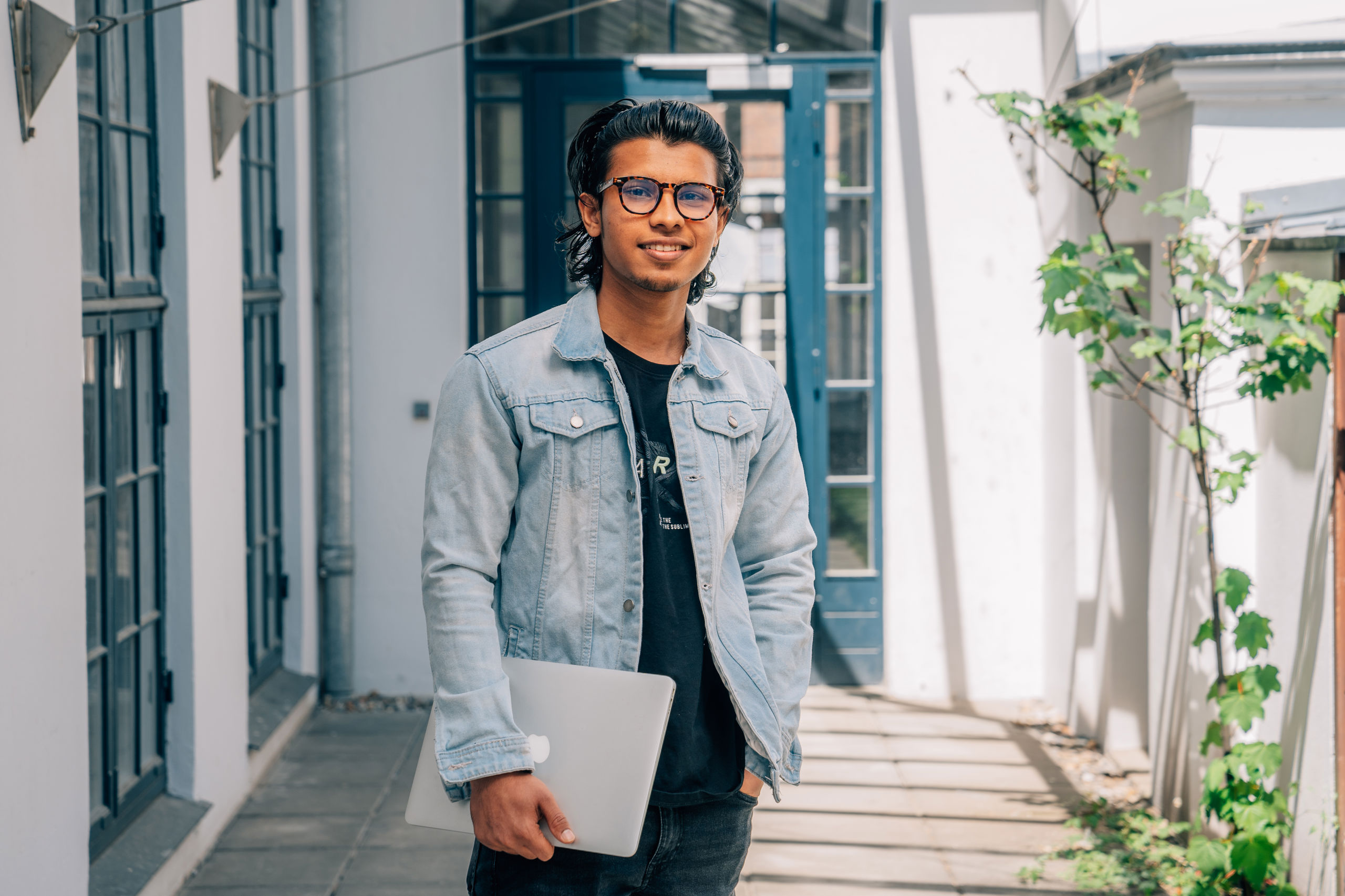 Portrait of a student from Niels Brock Copenhagen Business College