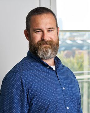 Portræt af medarbejder Matthew Severance